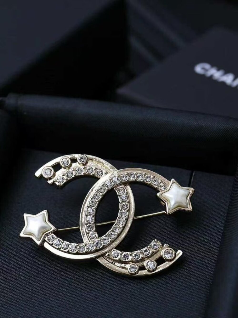 CHANEL Sliver Brooch - Picture 2 of 6